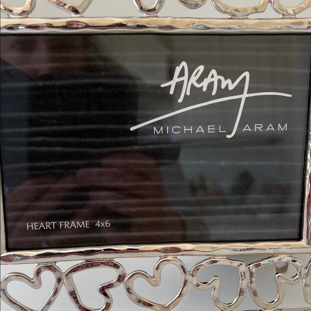 Michael Aram Silver Nickel-plate Open-Heart Decorative Photo Frame 4x6 - Picture 2 of 5